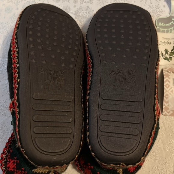 NWT MukLuk slippers - Picture 9 of 9
